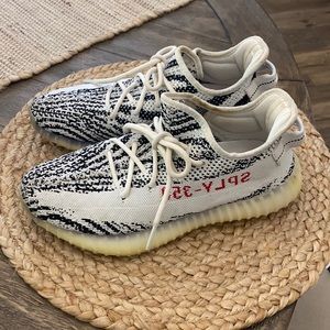 Adidas Yeezy Zebras size 8